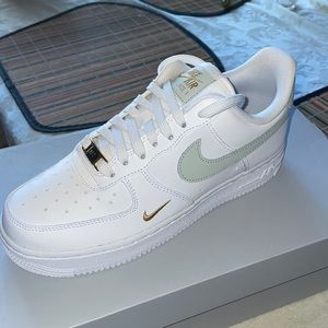 Nike Air Force 1 07’ ESS